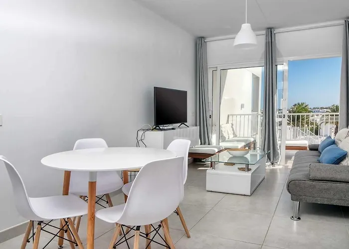 Sunset View Modern Private Poolside *